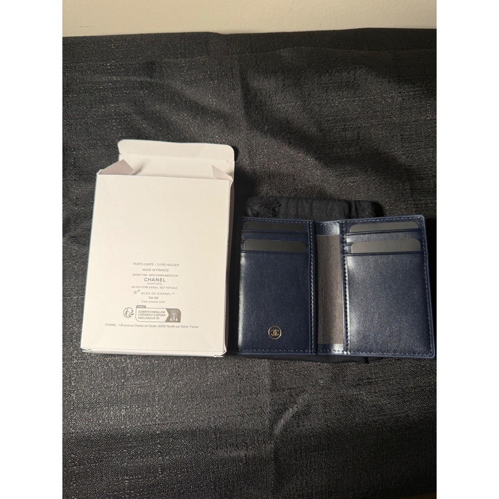 Bleu De Chanel Navy Blue Leather Bifold Card Holder Wallet VIP Gift Boxed - Picture 3 of 3